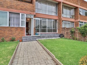 3 Bed Apartment in Halfway House