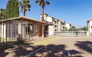 2 Bedroom House in Edenglen