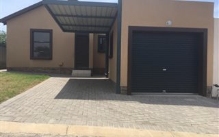 3 Bedroom House in Kosmosdal