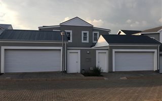 3 Bedroom Duet in Erasmus Park