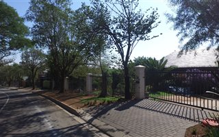 5 Bedroom House in Dan Pienaar