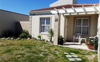 3 Bedroom House in Costa Da Gama