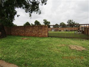 1700 m² Land available in Daggafontein