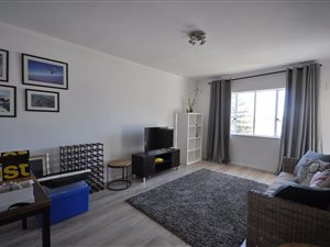 1 Bed Apartment in Three Anchor Bay