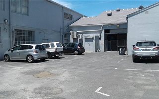 900 m² Commercial space in Paarden Eiland