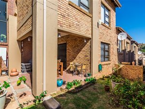 3 Bed Townhouse in Helderkruin