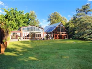 500 m² Commercial space in Shere