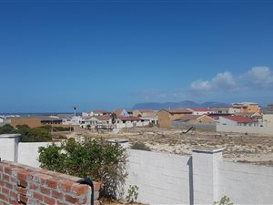 400 m² Land available in Pelican Heights