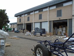 1282 m² Industrial space in New Germany