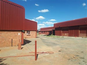 2000 m² Commercial space in Hamilton