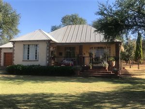 3 Bed Garden Cottage in Honingklip AH