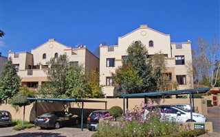 2 Bedroom Townhouse in Melrose