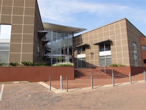 300 m² Office Space in Bedfordview