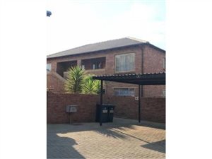 2 Bed Townhouse in Heuwelsig Estate