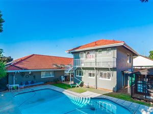 4 Bed House in Horison Park