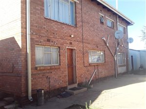 4 Bed House in Kimberley Central
