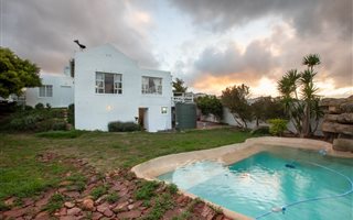 4 Bedroom House in Milkwood Park