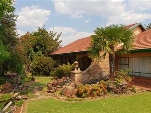 4 Bed House in Dennesig