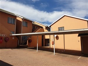 2 Bed Townhouse in Alberton