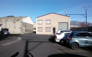 644 m² Commercial space in Diep River