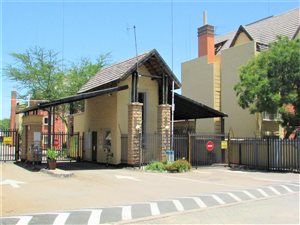 3 Bed Townhouse in Clubview