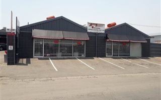240 m² Commercial space in Oudtshoorn Central