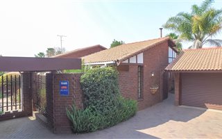 2 Bedroom House in Paulshof