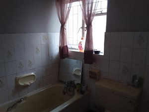 4 Bed House in Dennesig