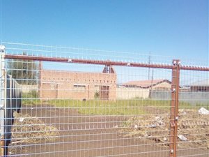 590 m² Land available in Levalia