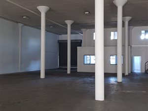 558 m² Industrial space in Red Hill
