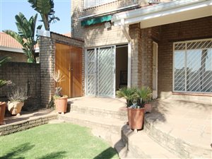 3 Bed Duplex in Bedford Park