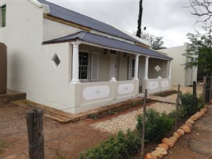 3 Bed House in Steytlerville