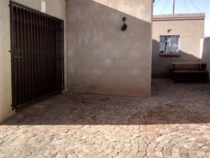 3 Bed House in Tsakane