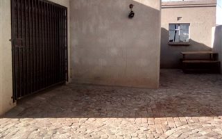 3 Bedroom House in Tsakane