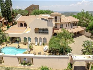 5 Bed House in Glenvista