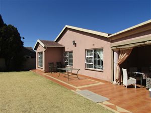 4 Bed House in Mackenzie Park