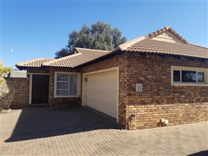 3 Bed Townhouse in Meyerton