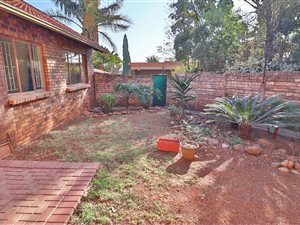 2 Bed Townhouse in Die Hoewes