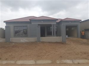 3 Bed House in Mahlasedi Park