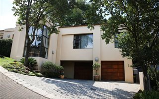 3 Bedroom House in Waterkloof Ridge