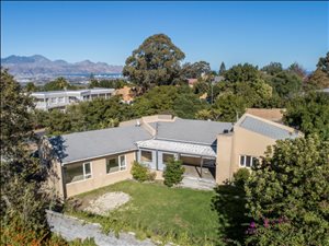 4 Bed House in Jonkers Hoogte