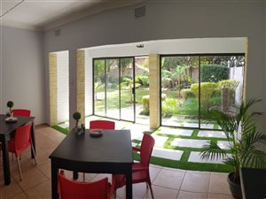 6 Bed House in Baillie Park