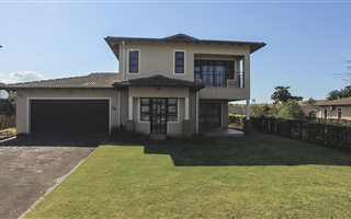 4 Bedroom House in Sheffield Beach