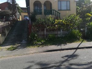 5 Bed House in Arena Park