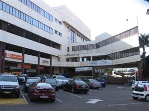 40 m² Commercial space in Essenwood