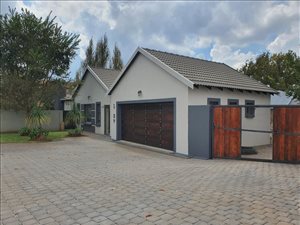3 Bed House in Raslouw Glen
