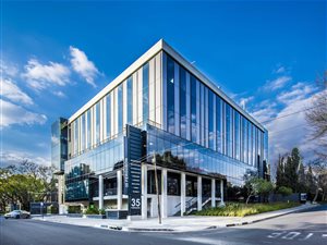 693 m² Commercial space in Illovo