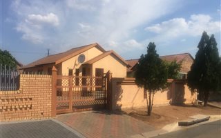 3 Bedroom House in Mabopane