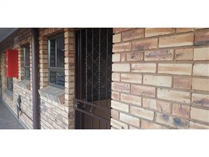 2 Bed Apartment in Alberton
