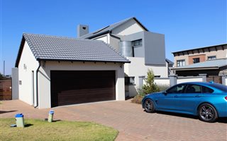 3 Bedroom House in Midstream Ridge Estate